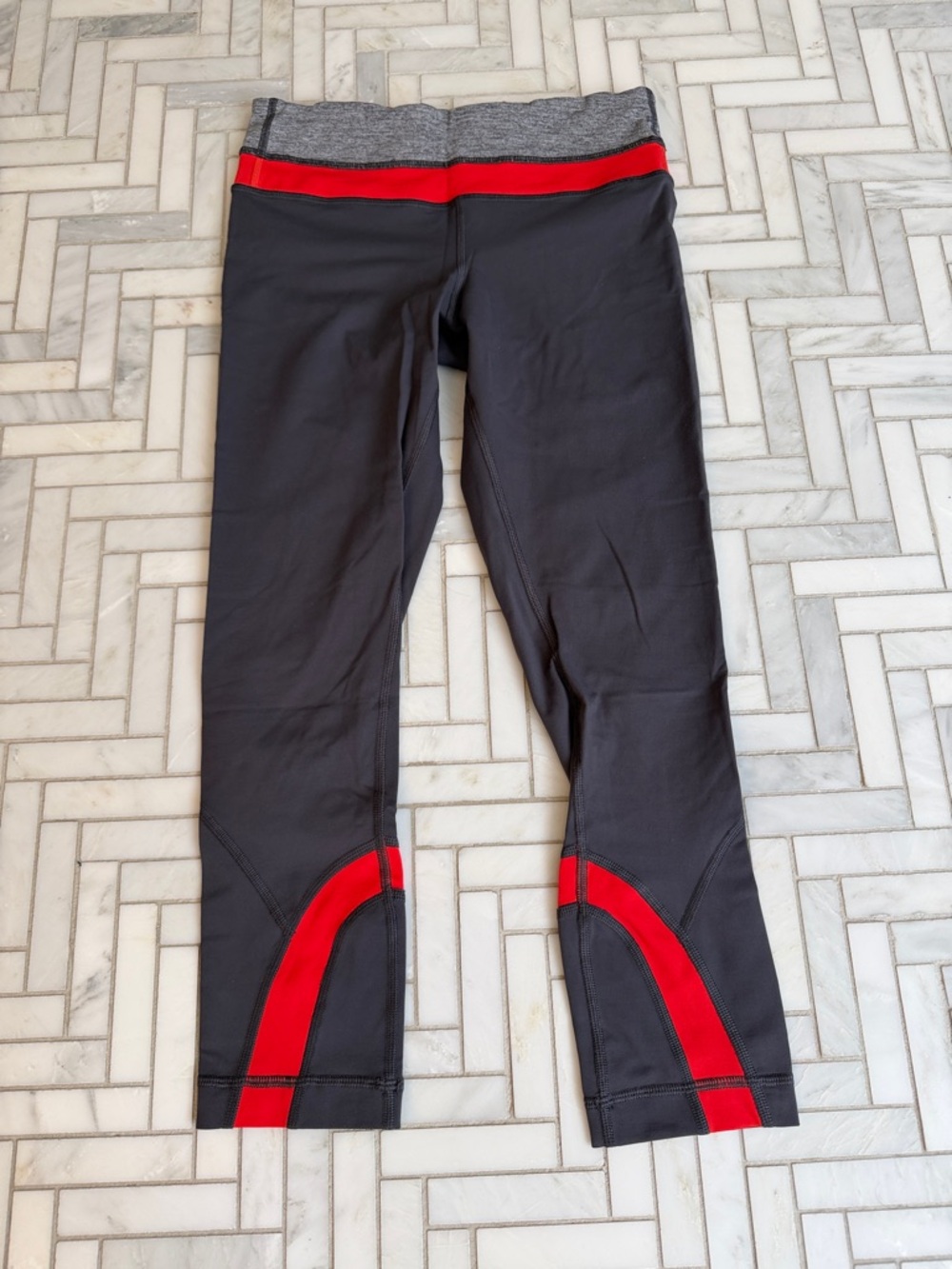 lululemon athletica Gray workout leggings with Orange Accents - Picture 3 of 5